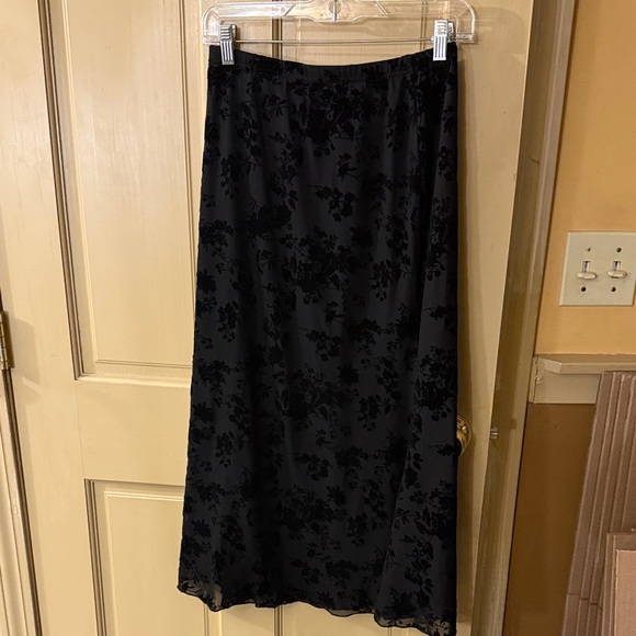 Milumia Dark Romantic NWOT Low Waist Whimsy Goth Maxi Black Floral Velvet - Picture 3 of 11